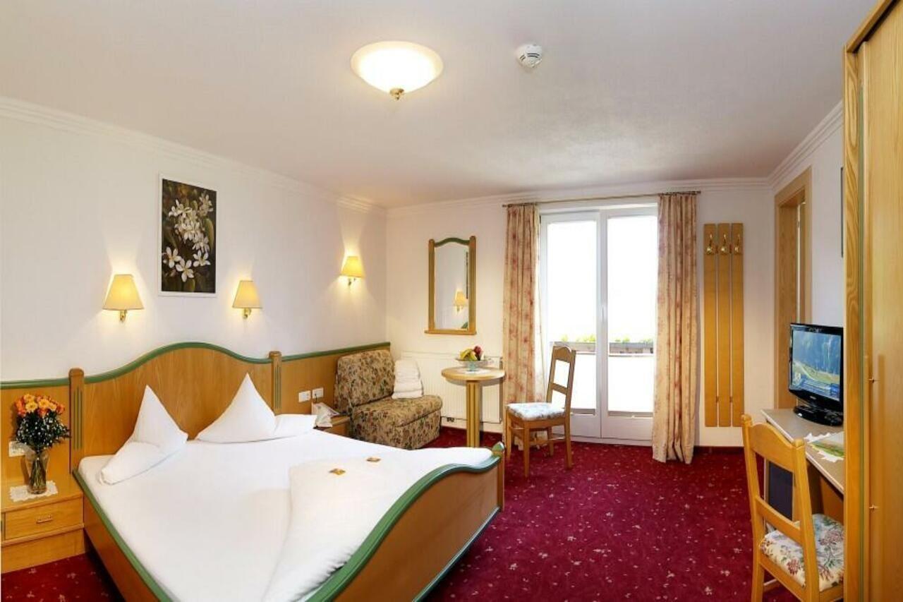 Alpin-Hotel Schrofenblick ไมย์อาโฮเฟิน ภายนอก รูปภาพ