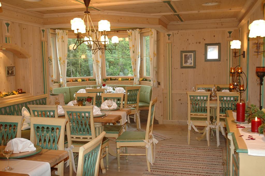 Alpin-Hotel Schrofenblick ไมย์อาโฮเฟิน ภายนอก รูปภาพ