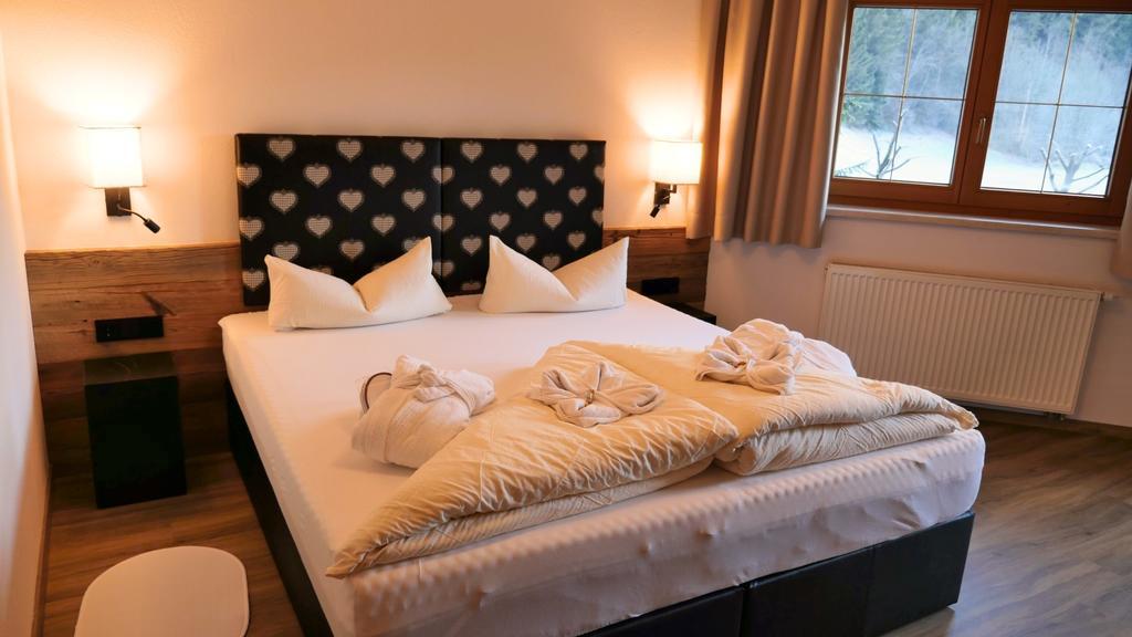 Alpin-Hotel Schrofenblick ไมย์อาโฮเฟิน ภายนอก รูปภาพ